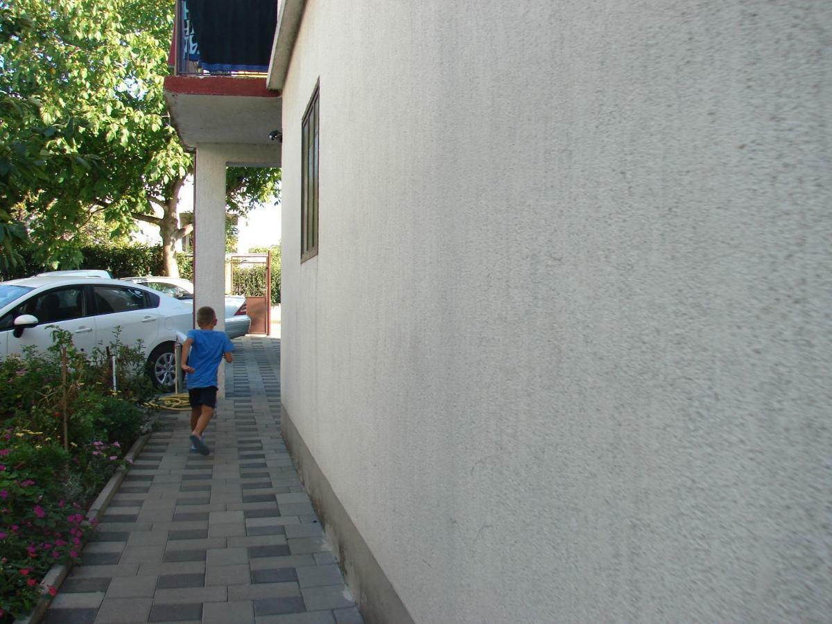 Filip 2 Biograd Na Moru Exterior foto